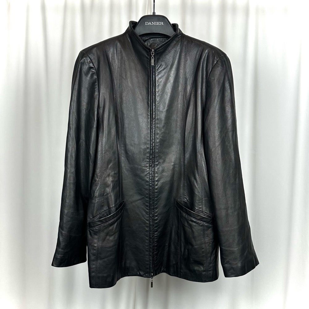 Vintage Danier Leather Minimalist Italian Leather Jacket in Black - Large